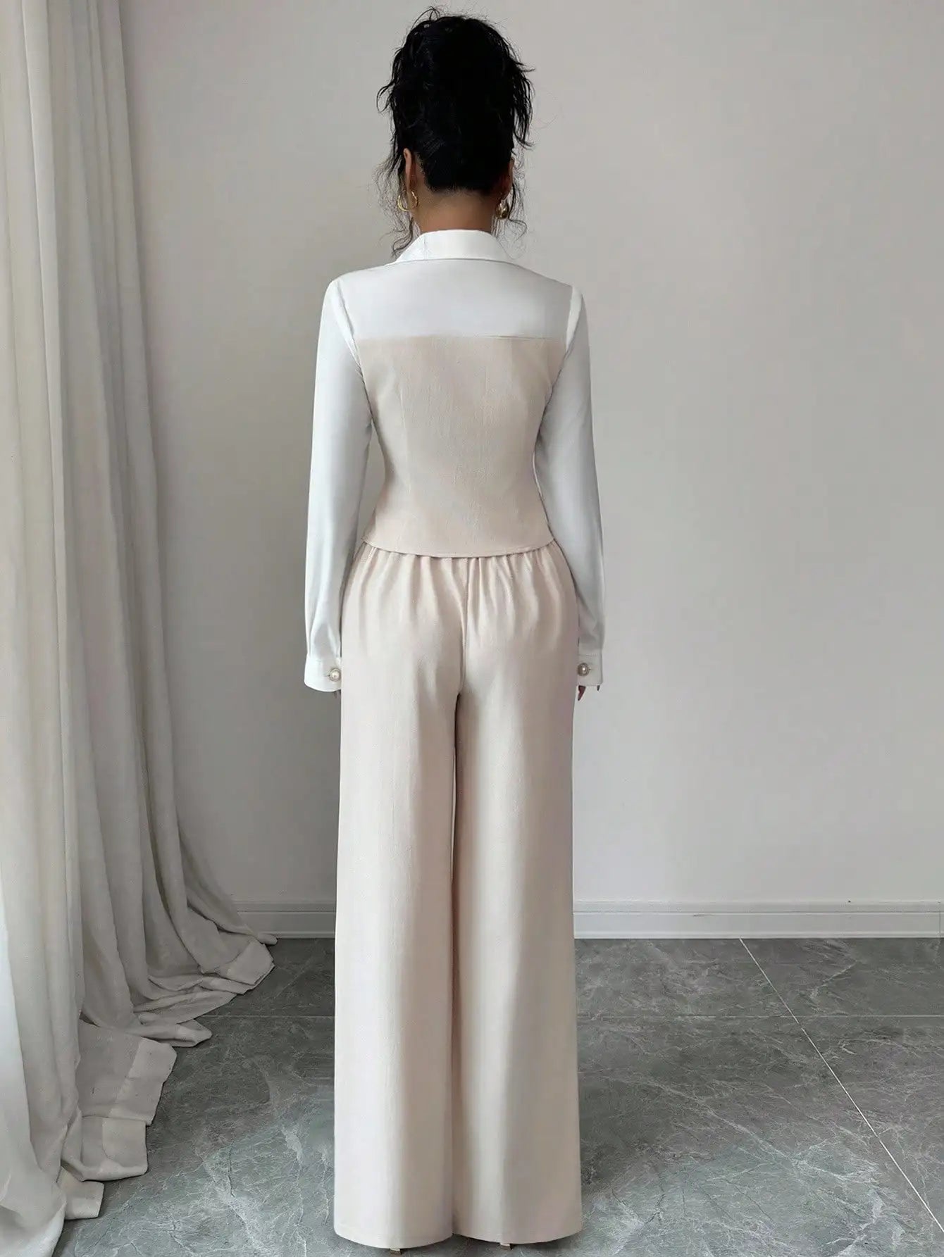 Elegant 2-Piece Suit with Pearl Buttons & Wide Leg Pants for Office or Casual Wear